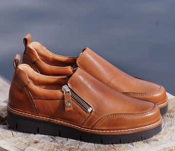 Zinza - Tøff sko med glidelås i siden cognac skinn