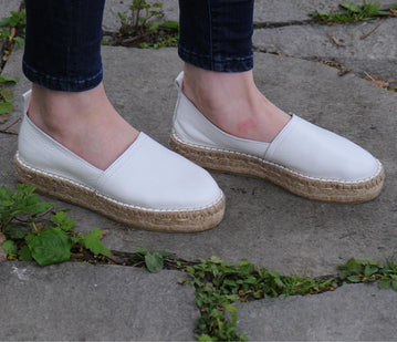 LOUE Flott espadrillos for de varmere dagene i året. Denne i platå!