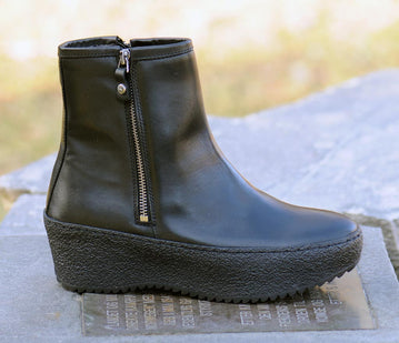 Zinza -  Curling boots med glidelås i siden sort skinn