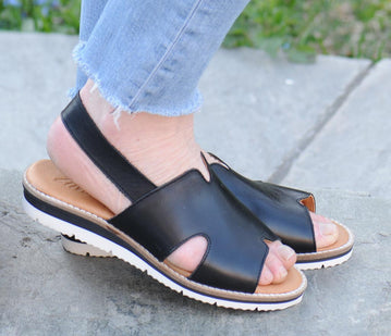 Zinza - Sandal med rem bak i sort skinn