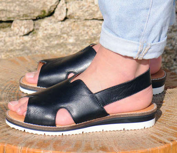 Zinza - Sandal med rem bak i sort skinn