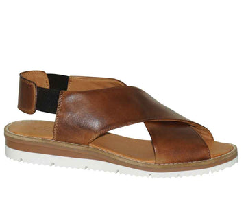 Zinza - Sandal med strikk på hver side  i cognac skinn